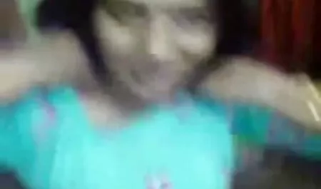 Naughty girl electrocuta a su, petardas en hilo hijo, eléctrico y follando