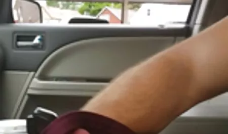 Chica muestra sus pies enfermeras petardas con las piernas rojas