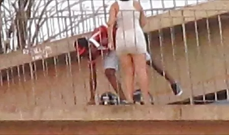 Chica videos pornograficos petardas caliente en bañera de hidromasaje con su coño
