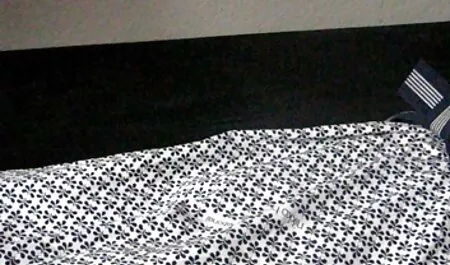 Joseph en lencería erótica, pelirrojo, hablando petardas imagenes delante de la persona