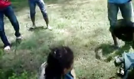 La boda de un esclavo, bajo la supervisión de petardas hondureñas una amante