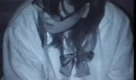 Chica vestida a su novio petardasporno