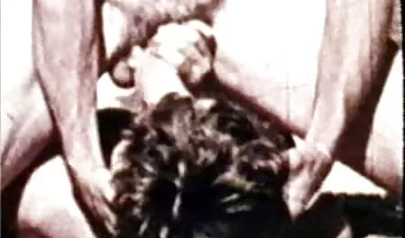 Rubia criada para buen sexo para petardas colegialas Abuelita