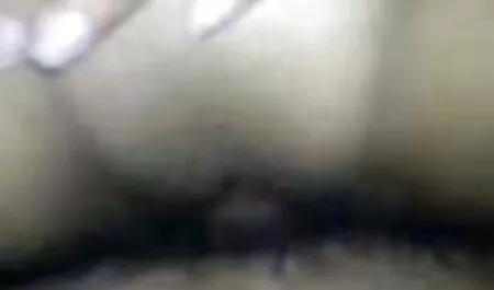 Sofá muñeca consigue un conjunto mega petardas simple para el culo