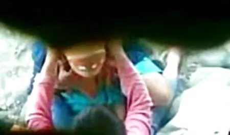 Hacen que las petardas charapitas chicas se emborrachen y se vean obligadas a tener sexo