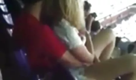 Alemana hermosa madura petardas follando vino a follar con un niño que no es experimentado