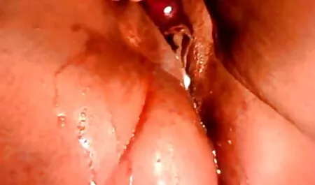 La belleza de sus petardas corridas patas delanteras del hombre