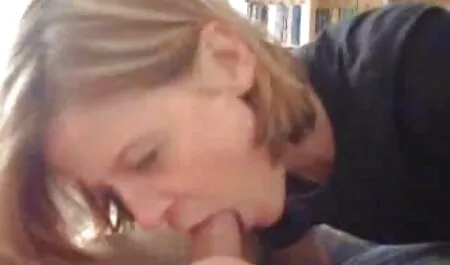 Travieso petrdas gratis lesbianas dedo cada otro