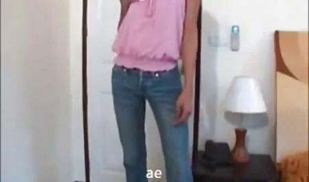 Chica en medias se petardas ninfomanas da una gran polla
