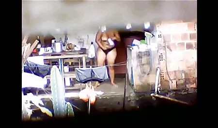 Sola petardas sexo con animales Pelirroja Helen en el baño