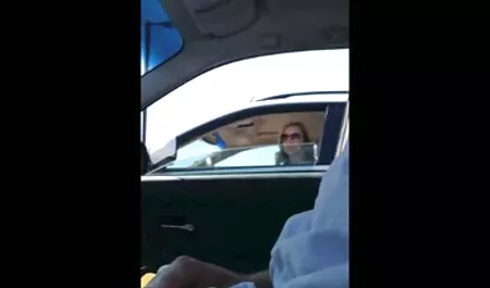 Georgia chica petardas la deseado masturbándose en la cama