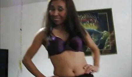 Anciana vestida de negro, tener videos de sexo xxx petardas una conversación con su amante