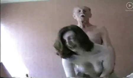 Linda chica, hombres dominados para el viejo petardasporno rectal