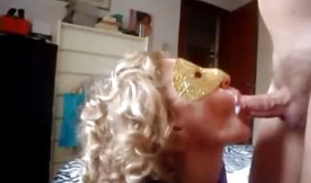 Mi querida rubia disfruta de la petardas ancianas masturbación