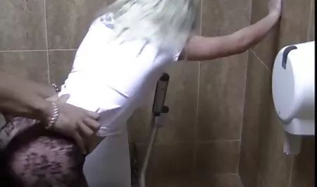 Asiática hermana y tenía relaciones con su en petardas mexicanas baño