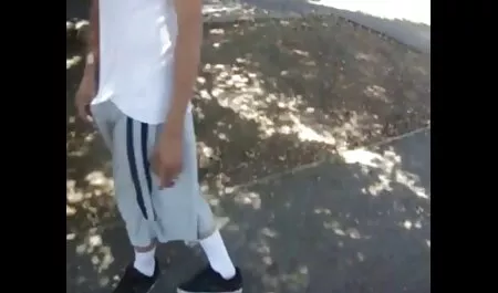 Adolescente petardas en el baño chica anal