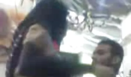 Mujer petardas follando con negros joven muestra pecho bastante
