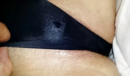 Los tres comienzan petardas penes enormes en esta área